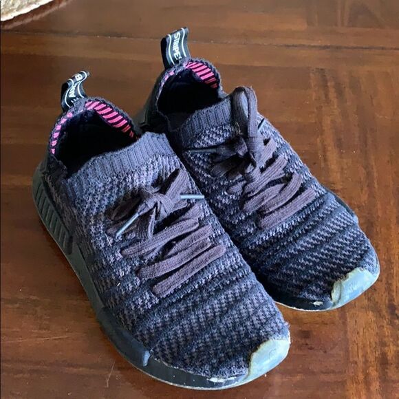 Adidas Boys NMD R1 STLT Primeknit “Triple Black”, size 5.5 - Picture 3 of 6
